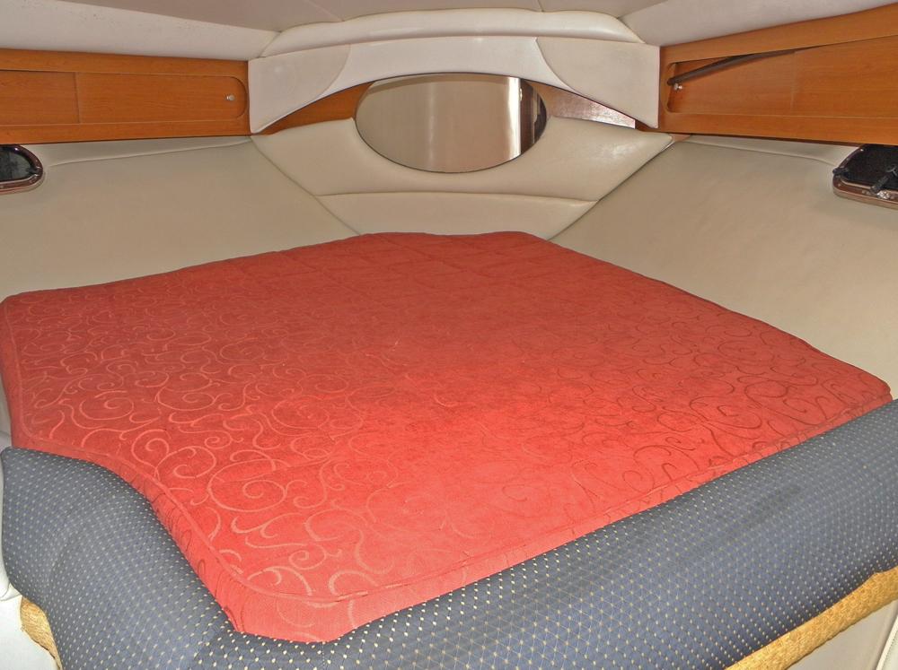 Saloon, Accommodation